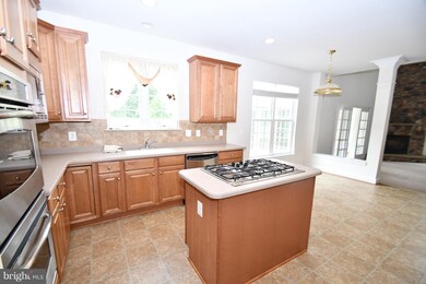 19300 Bothwell Ct, Triangle, VA 22172 - photo 6