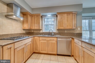 2069 Cobblestone Ln, Reston, VA 20191 - photo 7