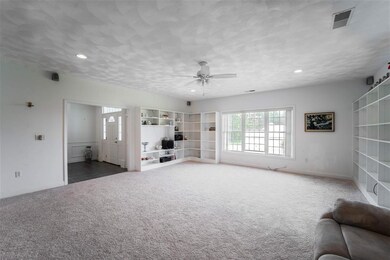 39 Sawgrass Cir, Londonderry, NH 03053 - photo 7