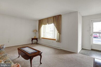 2546 Garfield Ave, Reading, PA 19609 - photo 4