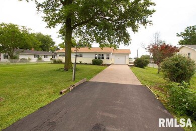 4823 Wisconsin Ave, Davenport, IA 52806 - photo 2