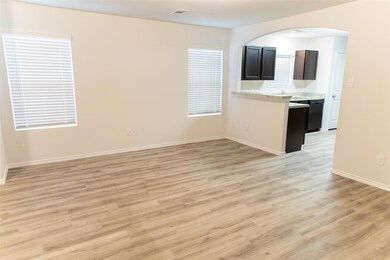 1406 Cardinal Dr, Ennis, TX 75119 - photo 4