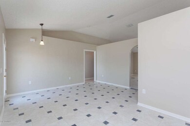 5710 Fay Blvd-14