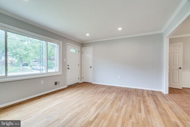 9004 Anna Dr, Clinton, MD 20735 - photo 5