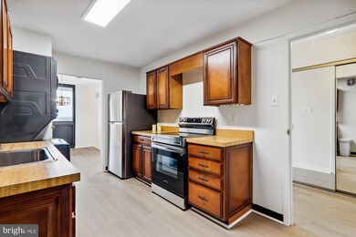 Westlake Towers unit 1506, Bethesda, MD 20817 - photo 6