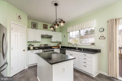 8707 Riverscape Ct, Odenton, MD 21113 - photo 5