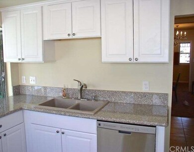 Enjoy all of the cabinet room, beautiful granite c