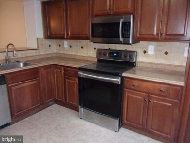 1615 Valencia Way, Reston, VA 20190 - photo 2