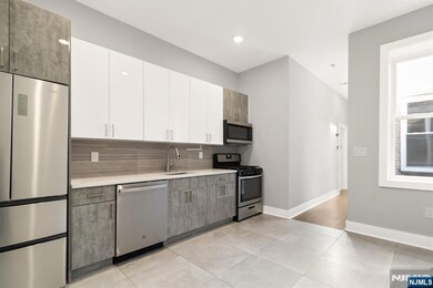 21 Hancock Ave unit 3, Jersey City, NJ 07307 - photo 6