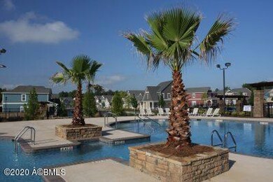 palm-trees-2-399.08553054662x0-c-default