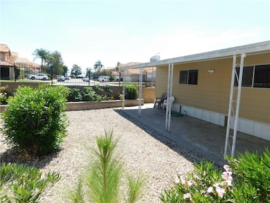 35218 Fir Ave unit 15, Yucaipa, CA 92399 - photo 7