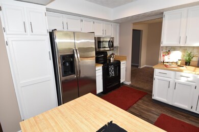 170 Laurel - 31