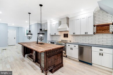 5222 Laurens St, Philadelphia, PA 19144 - photo 2