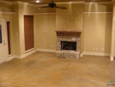 8225 Robert e Lee Dr, Tyler, TX 75703 - photo 4