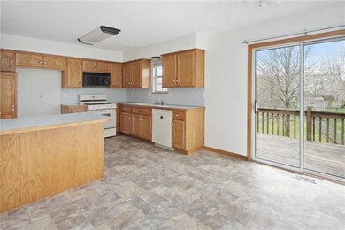 102 S Huntsman Blvd, Raymore, MO 64083 - photo 7