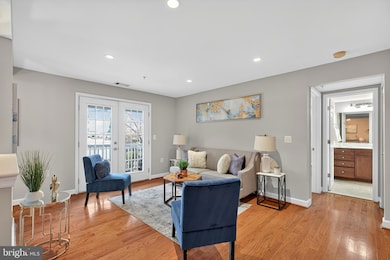 4163 S Four Mile Run Dr unit 301, Arlington, VA 22204 - photo 7