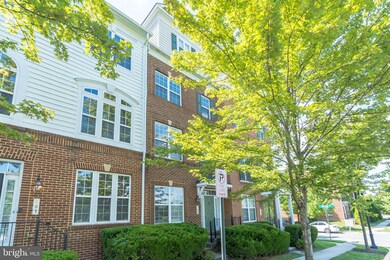 509 Touchdown Dr, Hyattsville, MD 20785 - photo 3