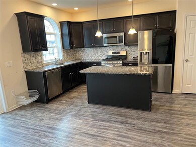 3215 W Huntington Ln, Stockertown, PA 18040 - photo 4