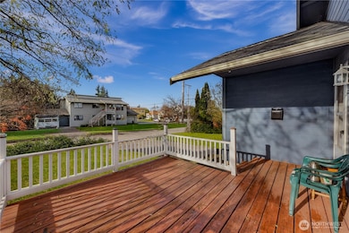 1470 James St, Bellingham, WA 98225 - photo 2