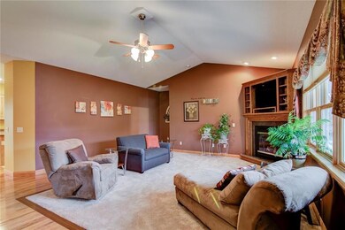 3229 Northstar Dr, Eau Claire, WI 54703 - photo 4