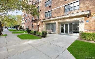 Lindenwood Village Section C unit 1, Howard Beach, NY 11414 - photo 4
