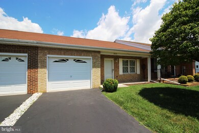 18010 Sand Wedge Dr, Hagerstown, MD 21740 - photo 2