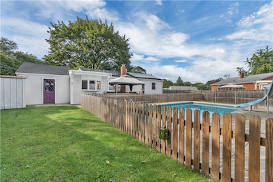 32 Wade Rd, Woonsocket, RI 02895 - photo 6