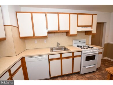 2721 Ash St, Philadelphia, PA 19137 - photo 3