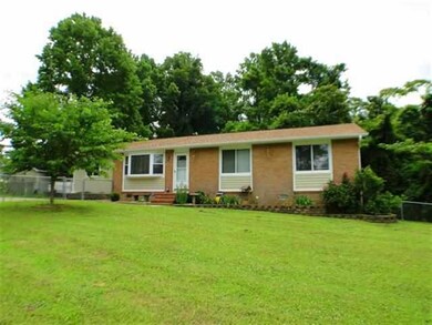 214 Regalwood Dr, Jacksonville, NC 28546 - photo 2