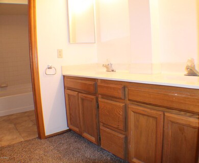 831 REDONDO VANITY
