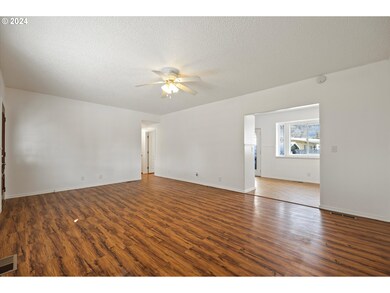 150 S Earl Ct, Stanfield, OR 97875 - photo 6