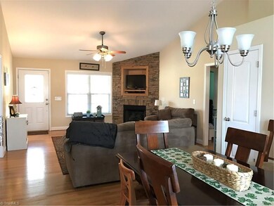 3917 Waterview Rd, High Point, NC 27265 - photo 6