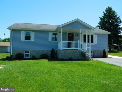 12317 Delwood Ave, Hagerstown, MD 21740 - photo 2