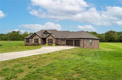 14897 Tikaani Dr, Siloam Springs, AR 72761 - photo 2