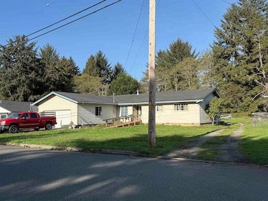 740 Vipond Dr, Crescent City, CA 95531 - photo 5