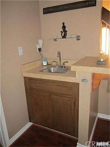 WET BAR AREA