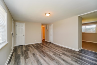 357 Amesbury Dr, Columbus, OH 43230 - photo 2