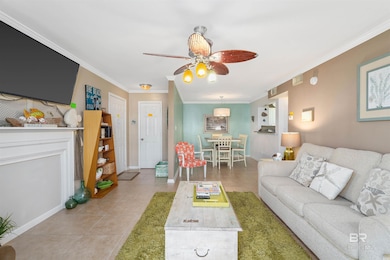 Living Room/Breakfast