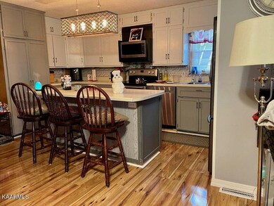 423 Highland View Dr, Knoxville, TN 37920 - photo 4