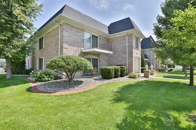 2741 Georgetowne Dr unit D2, Highland, IN 46322 - photo 2