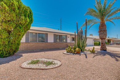 10433 W Caron Dr, Sun City, AZ 85351 - photo 2