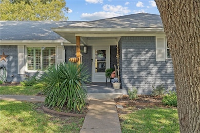 502 Spinn St, Brenham, TX 77833 - photo 3