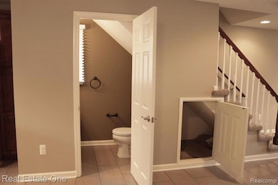 121 N North Shore Dr, Lake Orion, MI 48362 - photo 5