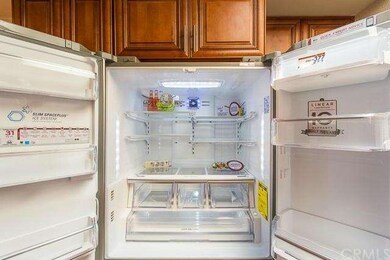 French Door Refrigerator with pull out freezer dra
