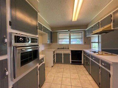 208 Fairway St, Texarkana, TX 75501 - photo 5