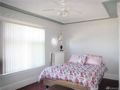 2102 Colby Ave, Everett, WA 98201 - photo 4