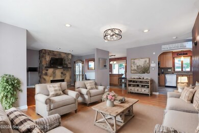 120 Montreal Ave, Staten Island, NY 10306 - photo 4