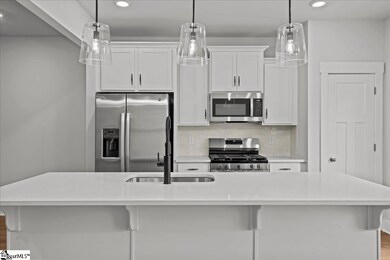 409 W Parima Ct, Spartanburg, SC 29301 - photo 5