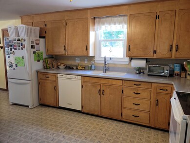 8 Cranbrook Ln, Dover, NH 03820 - photo 3