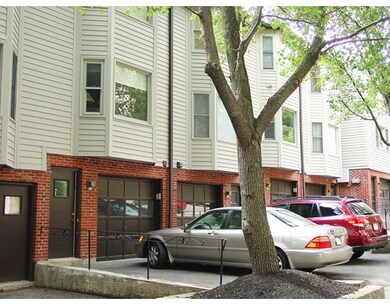 50 Regent Cir unit 50, Brookline, MA 02445 - photo 3